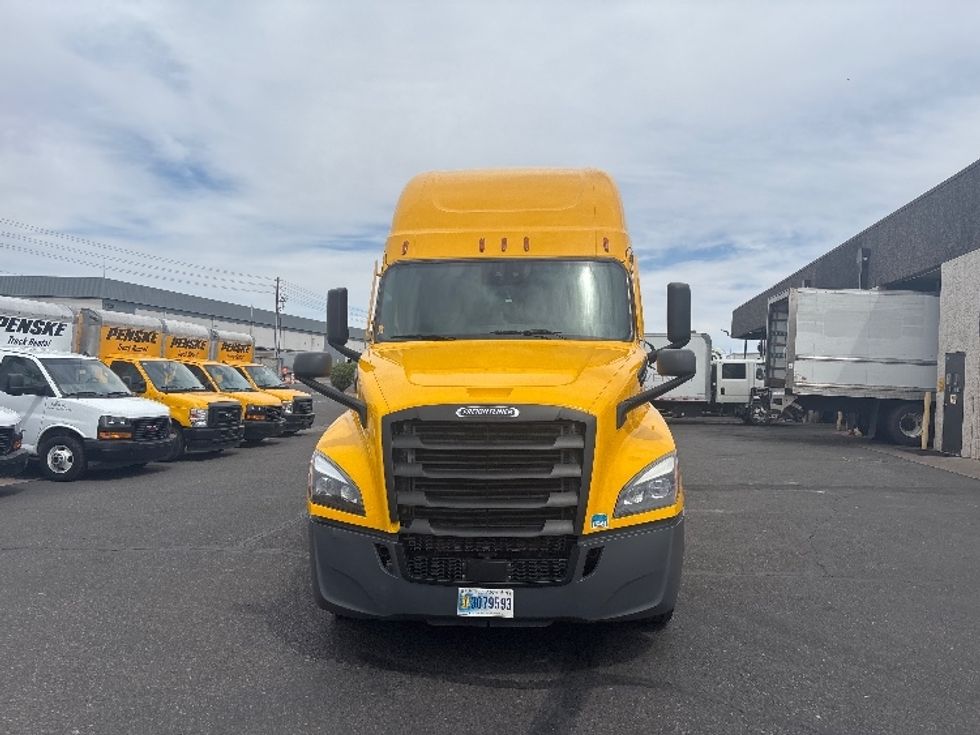 Sleeper Tractor-Heavy Duty Tractors-Freightliner-2022-T12664ST-Phoenix-AZ-486,614\n\t\tmiles-$ 60,000 - Image 2
