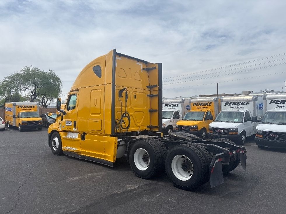 Sleeper Tractor-Heavy Duty Tractors-Freightliner-2022-T12664ST-Phoenix-AZ-486,614\n\t\tmiles-$ 60,000 - Image 5