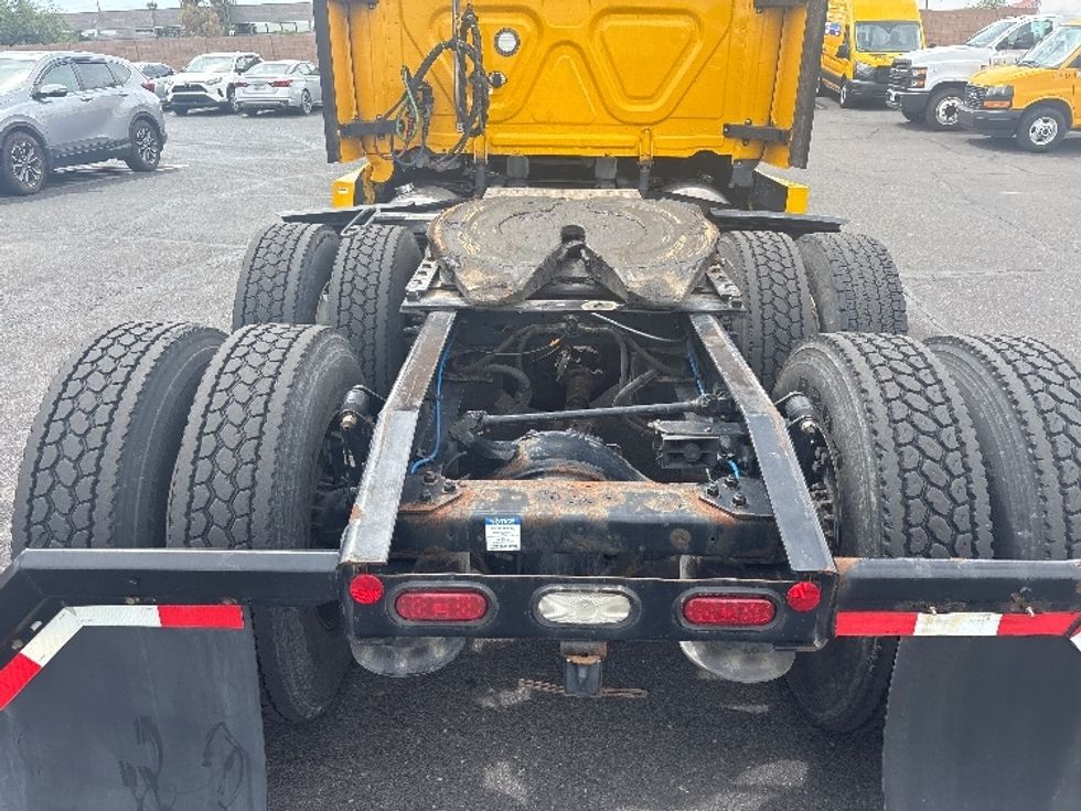Sleeper Tractor-Heavy Duty Tractors-Freightliner-2022-T12664ST-Phoenix-AZ-486,614\n\t\tmiles-$ 60,000 - Image 6