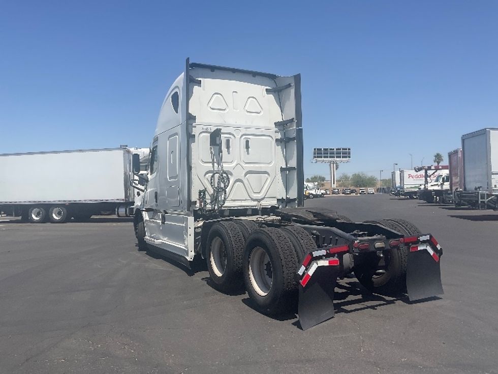 Sleeper Tractor-Heavy Duty Tractors-Freightliner-2022-T12664ST-Phoenix-AZ-506,991\n\t\tmiles-$ 66,000 - Image 5