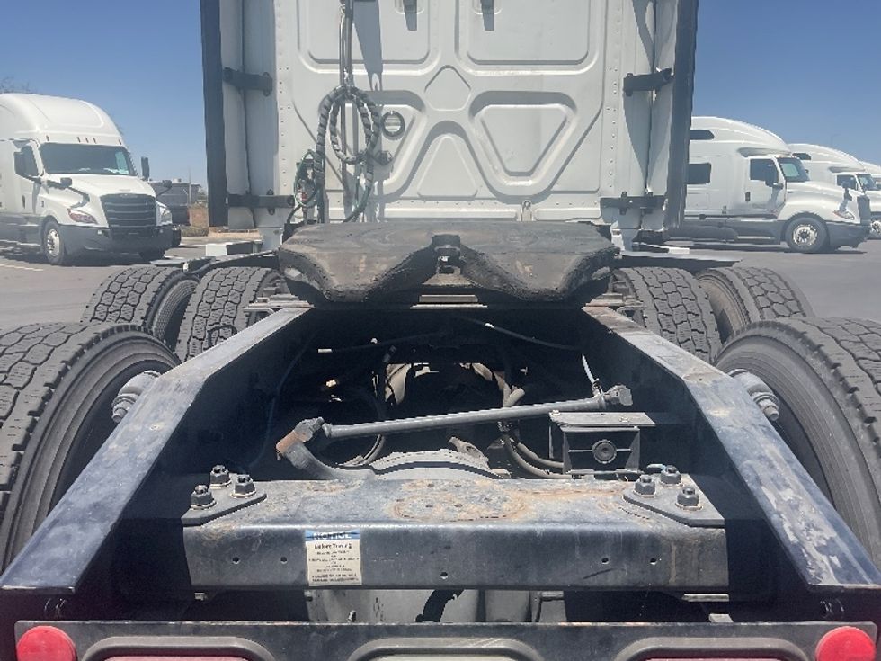 Sleeper Tractor-Heavy Duty Tractors-Freightliner-2022-T12664ST-Phoenix-AZ-506,991\n\t\tmiles-$ 66,000 - Image 6