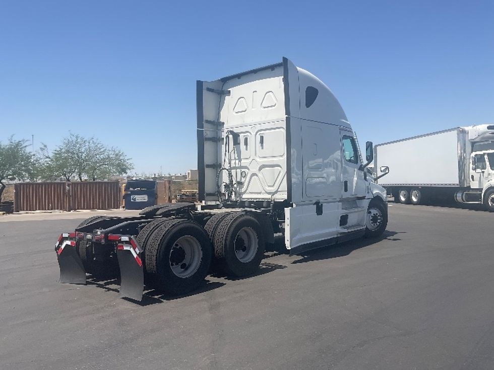 Sleeper Tractor-Heavy Duty Tractors-Freightliner-2022-T12664ST-Phoenix-AZ-506,991\n\t\tmiles-$ 66,000 - Image 7