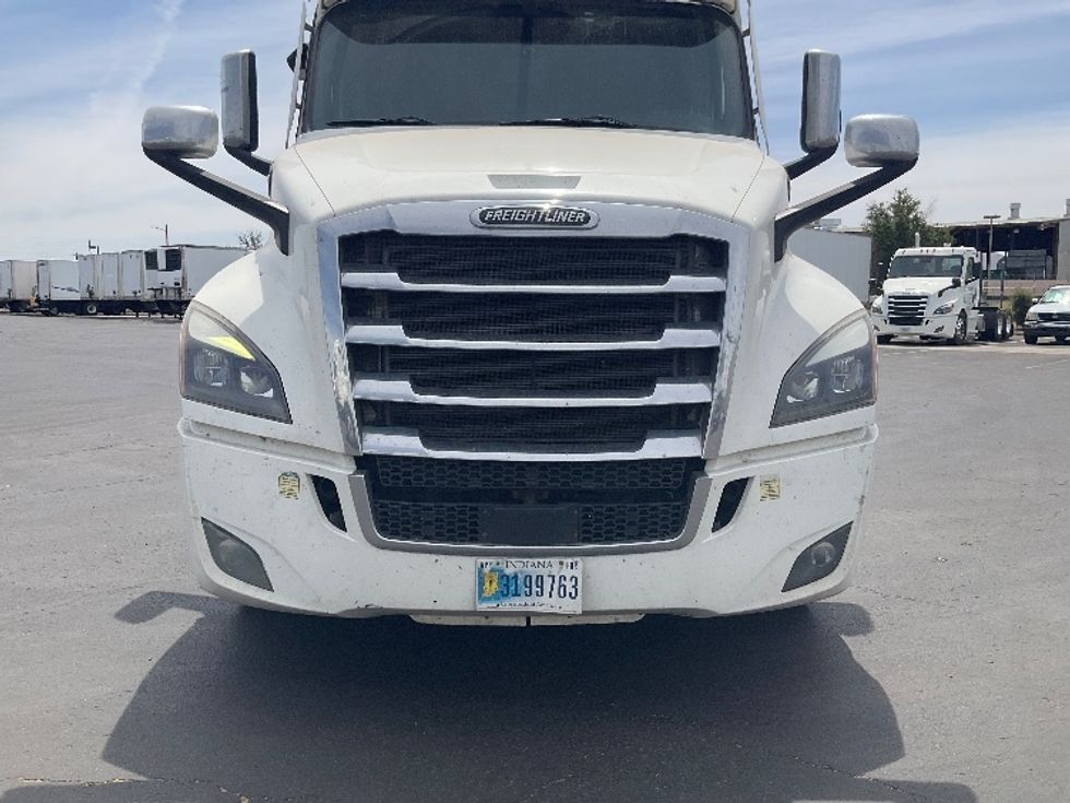 Sleeper Tractor-Heavy Duty Tractors-Freightliner-2022-T12664ST-Phoenix-AZ-557,120\n\t\tmiles-$ 62,250 - Image 26