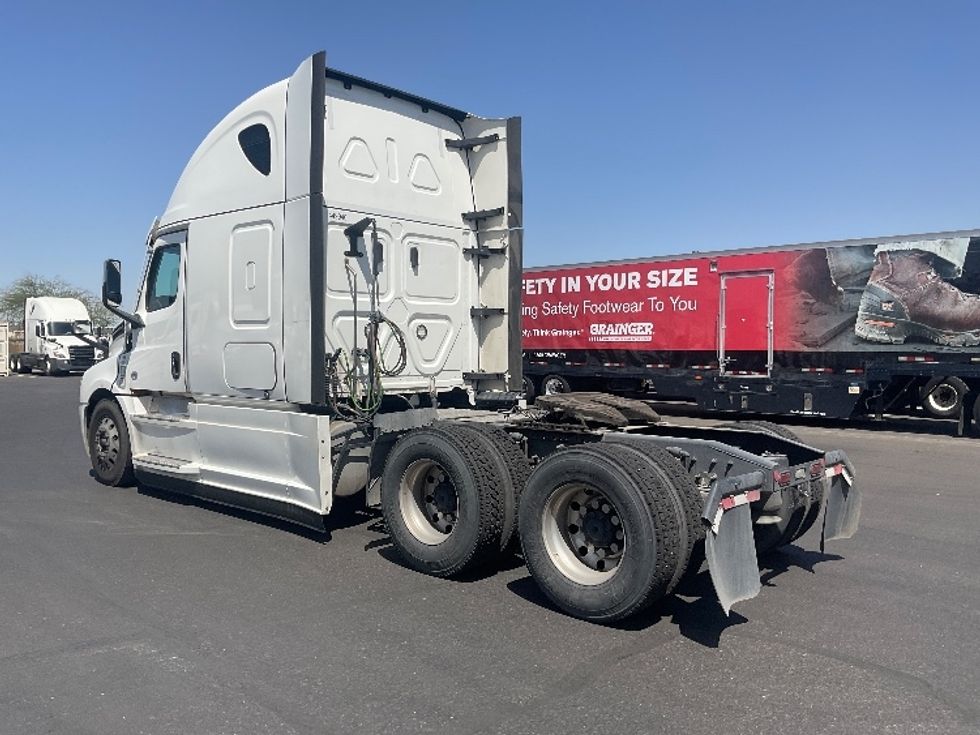 Sleeper Tractor-Heavy Duty Tractors-Freightliner-2022-T12664ST-Phoenix-AZ-557,120\n\t\tmiles-$ 62,250 - Image 5