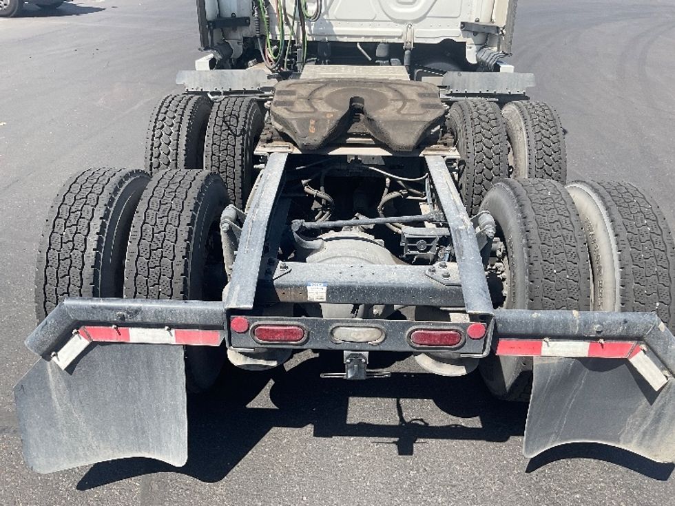 Sleeper Tractor-Heavy Duty Tractors-Freightliner-2022-T12664ST-Phoenix-AZ-557,120\n\t\tmiles-$ 62,250 - Image 6
