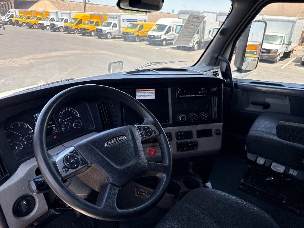 Sleeper Tractor-Heavy Duty Tractors-Freightliner-2022-T12664ST-Phoenix-AZ-573,923\n\t\tmiles-$ 84,750 - Image 10