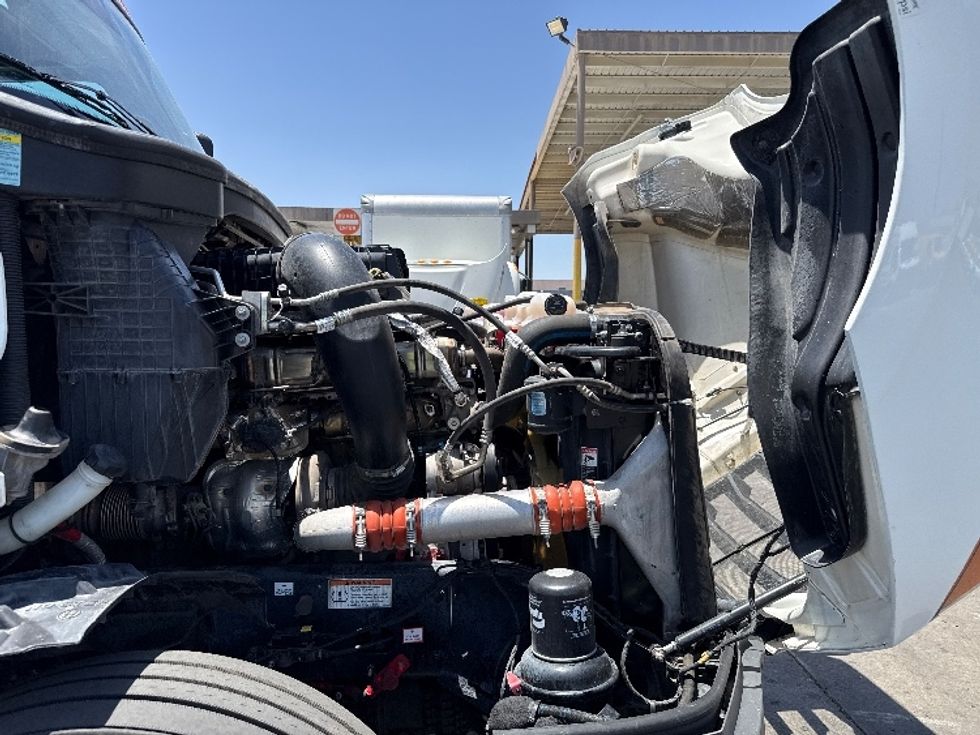 Sleeper Tractor-Heavy Duty Tractors-Freightliner-2022-T12664ST-Phoenix-AZ-573,923\n\t\tmiles-$ 84,750 - Image 20
