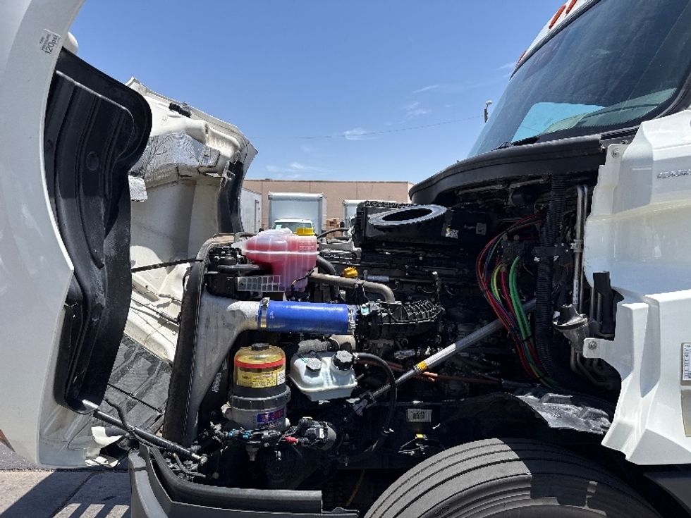 Sleeper Tractor-Heavy Duty Tractors-Freightliner-2022-T12664ST-Phoenix-AZ-573,923\n\t\tmiles-$ 84,750 - Image 21
