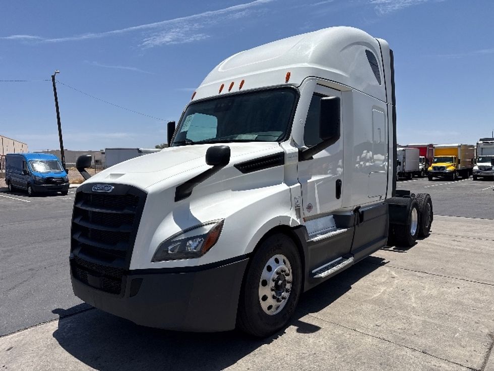 Sleeper Tractor-Heavy Duty Tractors-Freightliner-2022-T12664ST-Phoenix-AZ-573,923\n\t\tmiles-$ 84,750 - Image 3