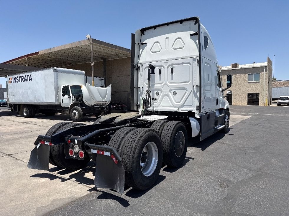 Sleeper Tractor-Heavy Duty Tractors-Freightliner-2022-T12664ST-Phoenix-AZ-573,923\n\t\tmiles-$ 84,750 - Image 7