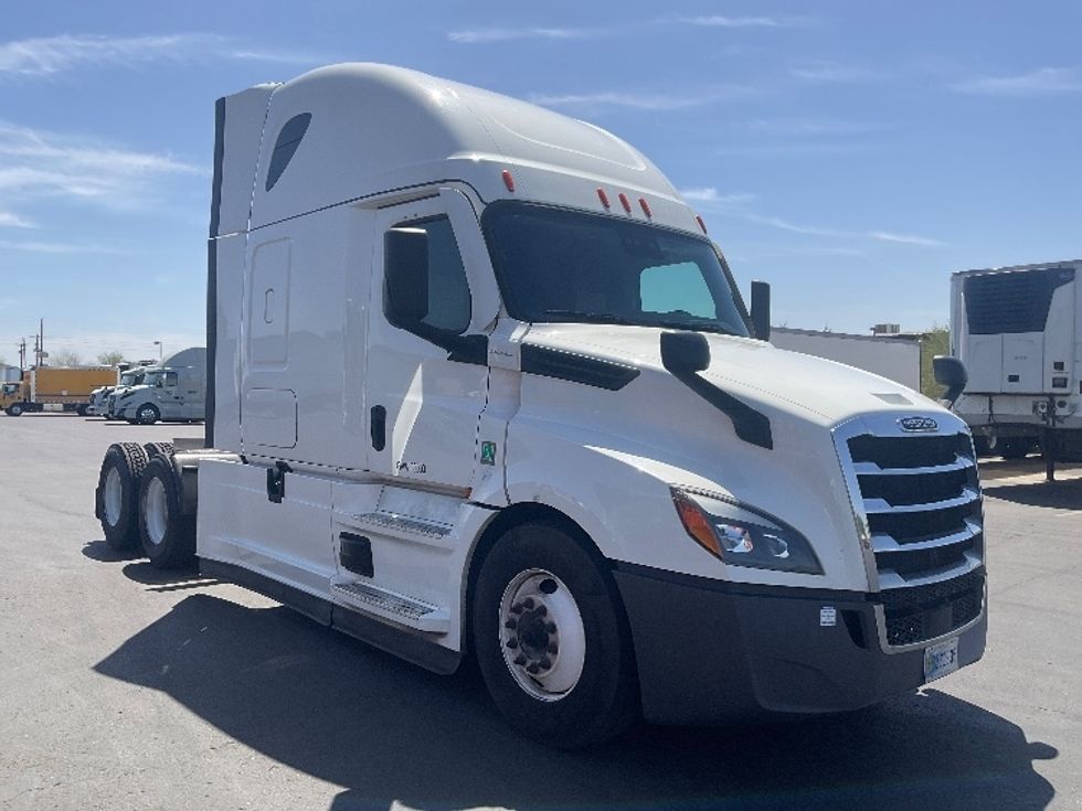 Sleeper Tractor-Heavy Duty Tractors-Freightliner-2022-T12664ST-Phoenix-AZ-574,751\n\t\tmiles-$ 59,250 - Image 1