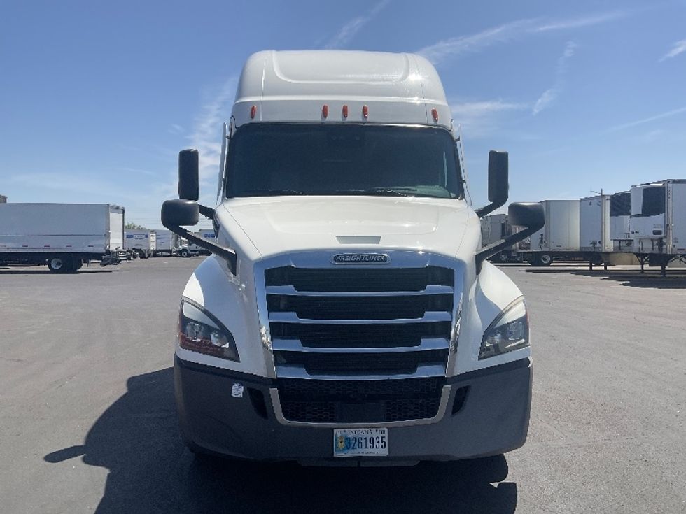 Sleeper Tractor-Heavy Duty Tractors-Freightliner-2022-T12664ST-Phoenix-AZ-574,751\n\t\tmiles-$ 59,250 - Image 2