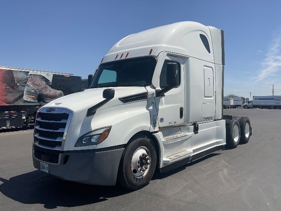 Sleeper Tractor-Heavy Duty Tractors-Freightliner-2022-T12664ST-Phoenix-AZ-574,751\n\t\tmiles-$ 59,250 - Image 3