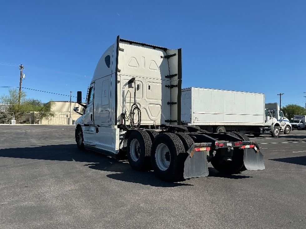 Sleeper Tractor-Heavy Duty Tractors-Freightliner-2022-T12664ST-Phoenix-AZ-601,244\n\t\tmiles-$ 64,000 - Image 5
