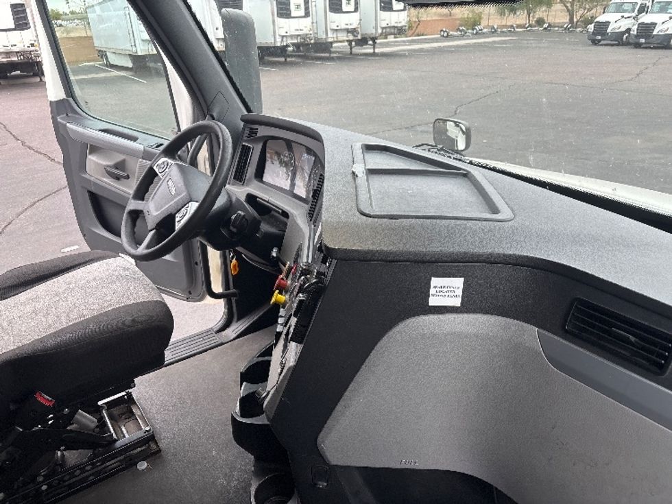 Sleeper Tractor-Heavy Duty Tractors-Freightliner-2022-T12664ST-Phoenix-AZ-622,195\n\t\tmiles-$ 59,750 - Image 15