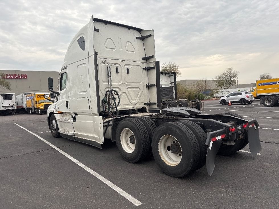 Sleeper Tractor-Heavy Duty Tractors-Freightliner-2022-T12664ST-Phoenix-AZ-622,195\n\t\tmiles-$ 59,750 - Image 5