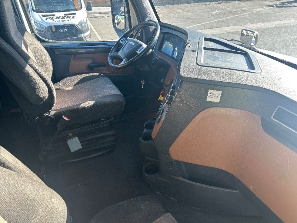 Sleeper Tractor-Heavy Duty Tractors-Freightliner-2022-T12664ST-Phoenix-AZ-671,990\n\t\tmiles-$ 58,000 - Image 15