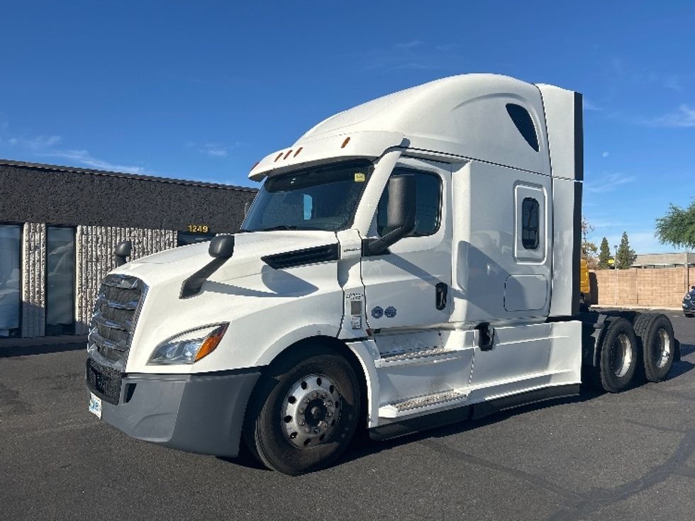 Sleeper Tractor-Heavy Duty Tractors-Freightliner-2022-T12664ST-Phoenix-AZ-671,990\n\t\tmiles-$ 58,000 - Image 3