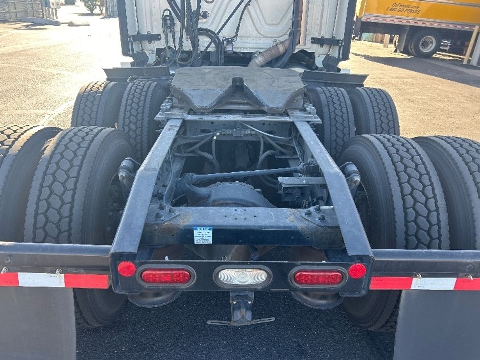 Sleeper Tractor-Heavy Duty Tractors-Freightliner-2022-T12664ST-Phoenix-AZ-671,990\n\t\tmiles-$ 58,000 - Image 6