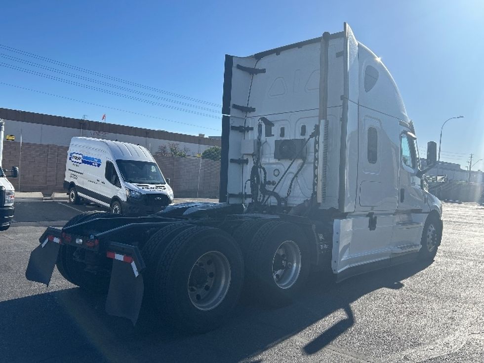 Sleeper Tractor-Heavy Duty Tractors-Freightliner-2022-T12664ST-Phoenix-AZ-671,990\n\t\tmiles-$ 58,000 - Image 7