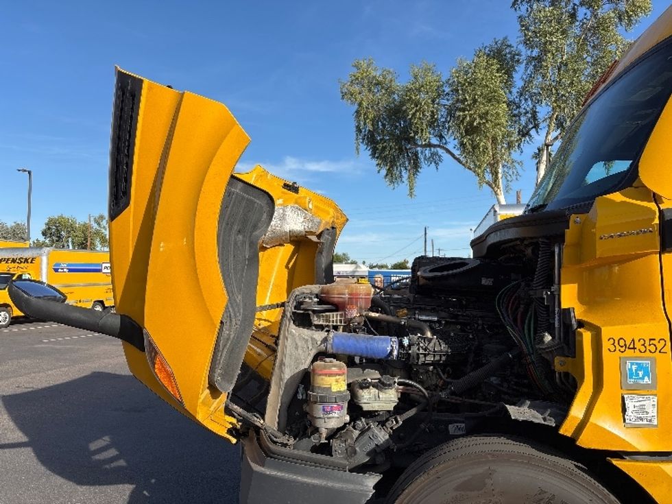 Sleeper Tractor-Heavy Duty Tractors-Freightliner-2022-T12664ST-Phoenix-AZ-687,427\n\t\tmiles-$ 48,250 - Image 21