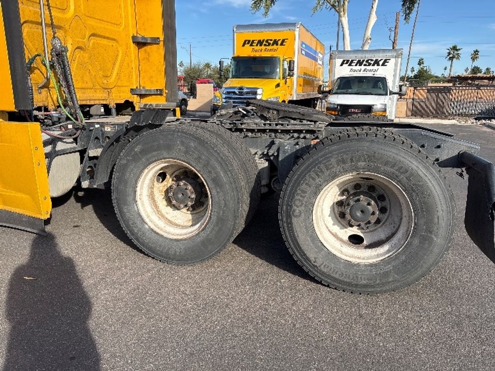 Sleeper Tractor-Heavy Duty Tractors-Freightliner-2022-T12664ST-Phoenix-AZ-687,427\n\t\tmiles-$ 48,250 - Image 23