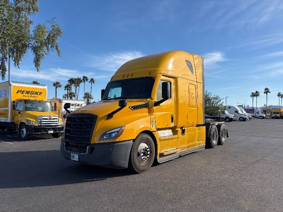 Sleeper Tractor-Heavy Duty Tractors-Freightliner-2022-T12664ST-Phoenix-AZ-687,427\n\t\tmiles-$ 48,250 - Image 3