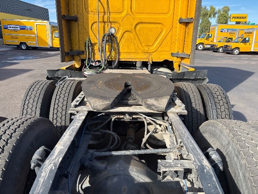 Sleeper Tractor-Heavy Duty Tractors-Freightliner-2022-T12664ST-Phoenix-AZ-687,427\n\t\tmiles-$ 48,250 - Image 6