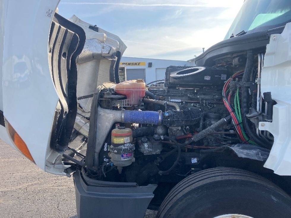 Sleeper Tractor-Heavy Duty Tractors-Freightliner-2022-T12664ST-Piqua-OH-428,857\n\t\tmiles-$ 72,250 - Image 21