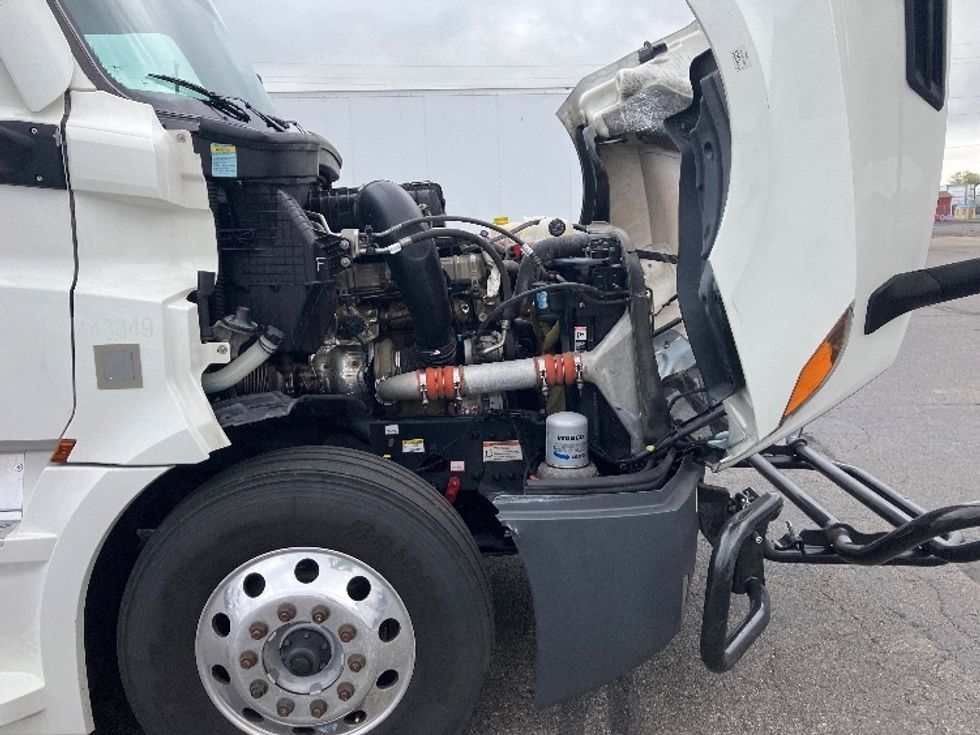 Sleeper Tractor-Heavy Duty Tractors-Freightliner-2022-T12664ST-Piqua-OH-463,923\n\t\tmiles-$ 75,250 - Image 20