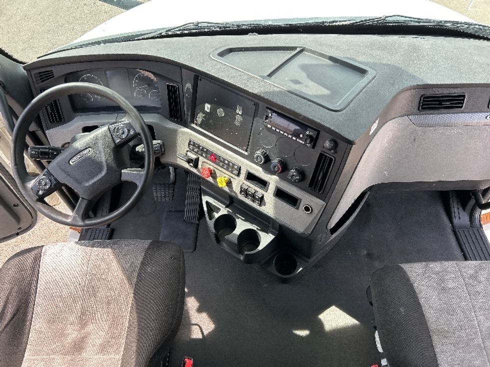Sleeper Tractor-Heavy Duty Tractors-Freightliner-2022-T12664ST-Piqua-OH-497,639\n\t\tmiles-$ 73,500 - Image 12