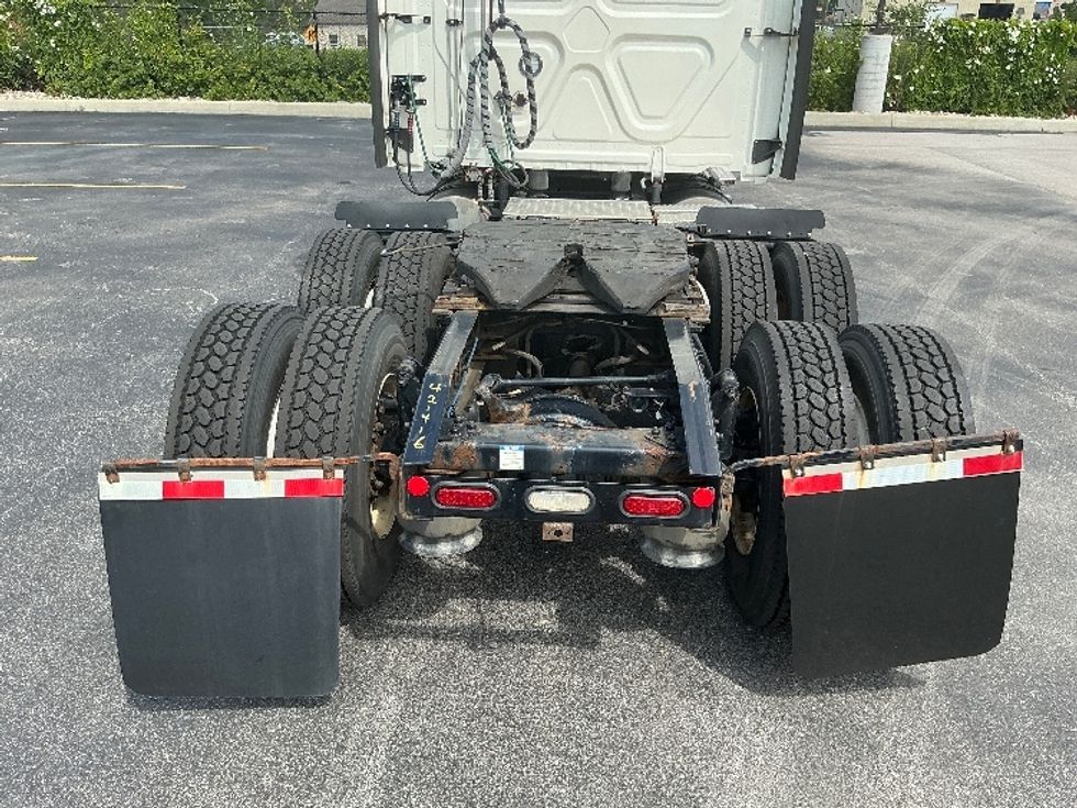 Sleeper Tractor-Heavy Duty Tractors-Freightliner-2022-T12664ST-Piqua-OH-507,010\n\t\tmiles-$ 76,250 - Image 6