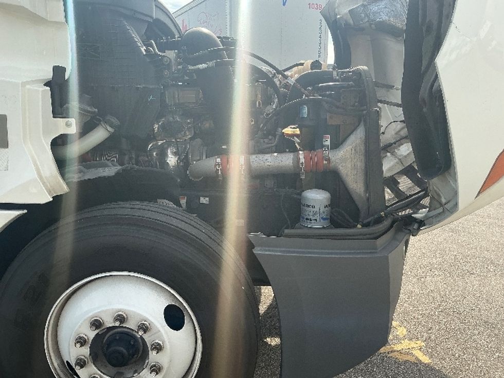 Sleeper Tractor-Heavy Duty Tractors-Freightliner-2022-T12664ST-Piqua-OH-569,849\n\t\tmiles-$ 70,500 - Image 21