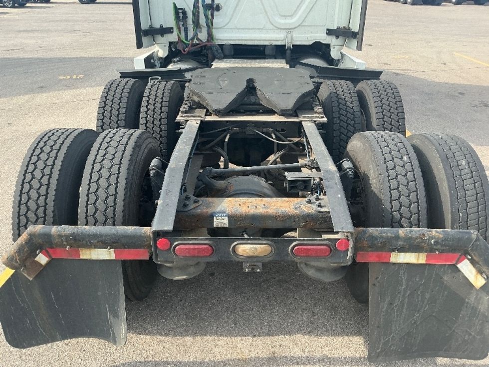 Sleeper Tractor-Heavy Duty Tractors-Freightliner-2022-T12664ST-Piqua-OH-569,849\n\t\tmiles-$ 70,500 - Image 6