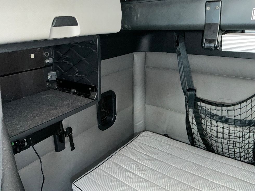 Sleeper Tractor-Heavy Duty Tractors-Freightliner-2022-T12664ST-Piqua-OH-574,482\n\t\tmiles-$ 62,000 - Image 18