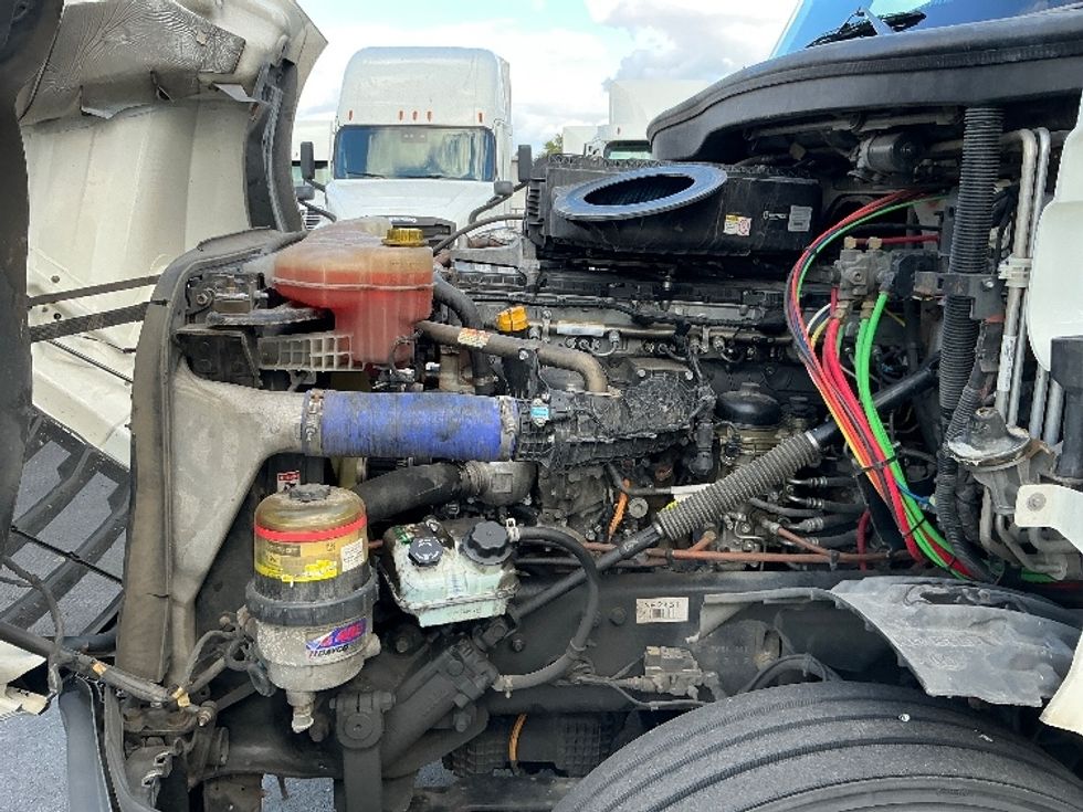 Sleeper Tractor-Heavy Duty Tractors-Freightliner-2022-T12664ST-Piqua-OH-574,482\n\t\tmiles-$ 62,000 - Image 19