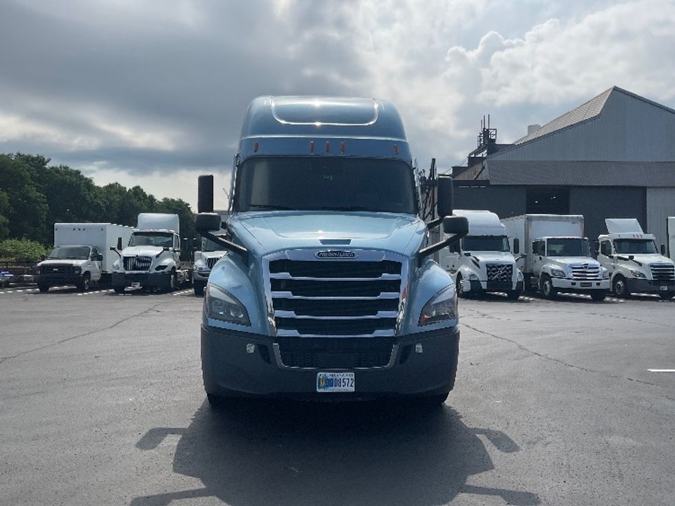 Sleeper Tractor-Heavy Duty Tractors-Freightliner-2022-T12664ST-Pittsburgh-PA-452,959\n\t\tmiles-$ 73,250 - Image 2