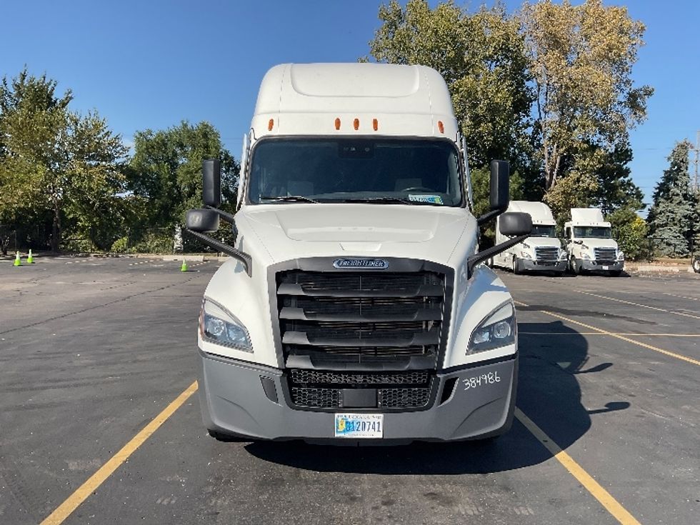 Sleeper Tractor-Heavy Duty Tractors-Freightliner-2022-T12664ST-Plymouth-MI-364,900\n\t\tmiles-$ 80,500 - Image 2