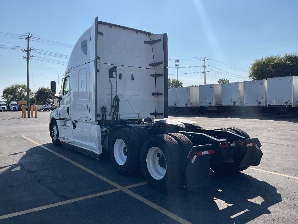 Sleeper Tractor-Heavy Duty Tractors-Freightliner-2022-T12664ST-Plymouth-MI-364,900\n\t\tmiles-$ 80,500 - Image 5