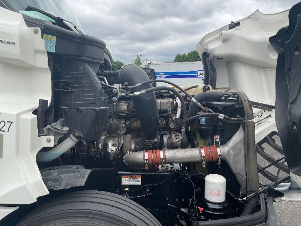 Sleeper Tractor-Heavy Duty Tractors-Freightliner-2022-T12664ST-Plymouth-MI-570,954\n\t\tmiles-$ 61,000 - Image 19