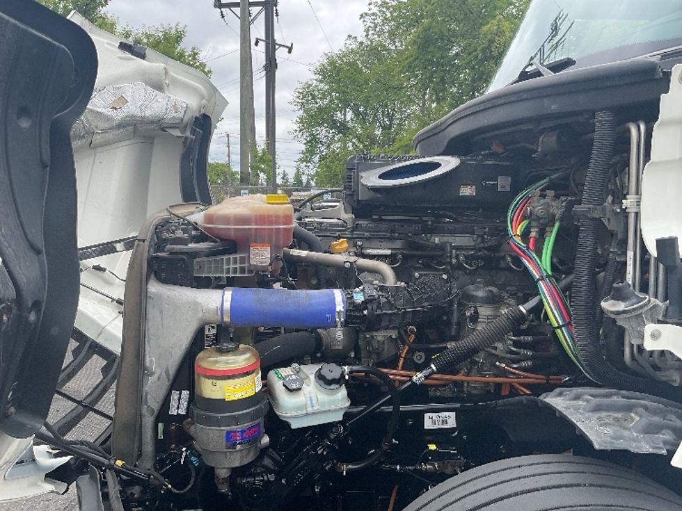 Sleeper Tractor-Heavy Duty Tractors-Freightliner-2022-T12664ST-Plymouth-MI-570,954\n\t\tmiles-$ 61,000 - Image 20