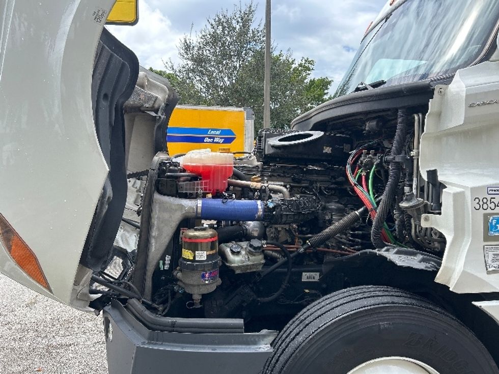 Sleeper Tractor-Heavy Duty Tractors-Freightliner-2022-T12664ST-Pompano Beach-FL-595,754\n\t\tmiles-$ 59,750 - Image 21