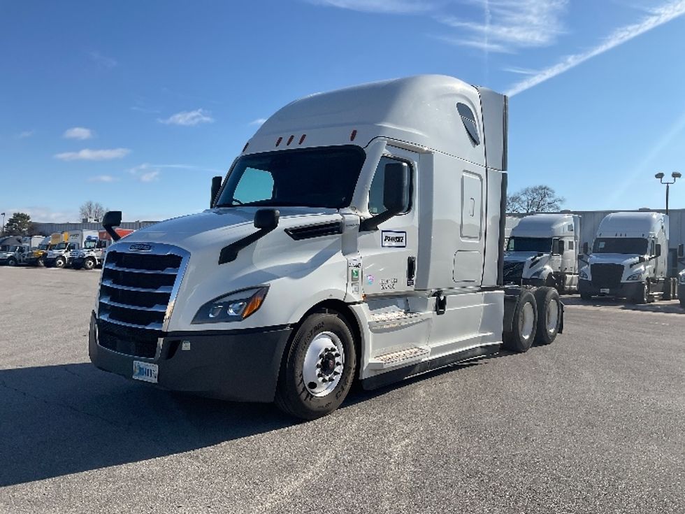 Sleeper Tractor-Heavy Duty Tractors-Freightliner-2022-T12664ST-Poplar Bluff-MO-481,489\n\t\tmiles-$ 69,250 - Image 3
