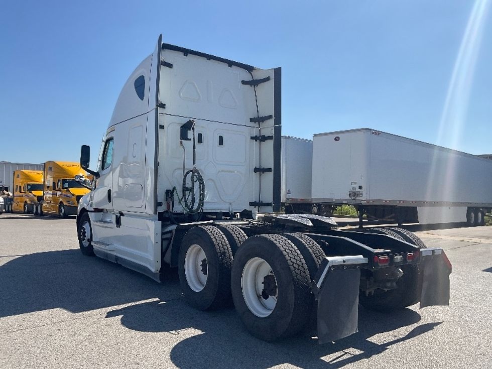 Sleeper Tractor-Heavy Duty Tractors-Freightliner-2022-T12664ST-Poplar Bluff-MO-546,105\n\t\tmiles-$ 66,750 - Image 5