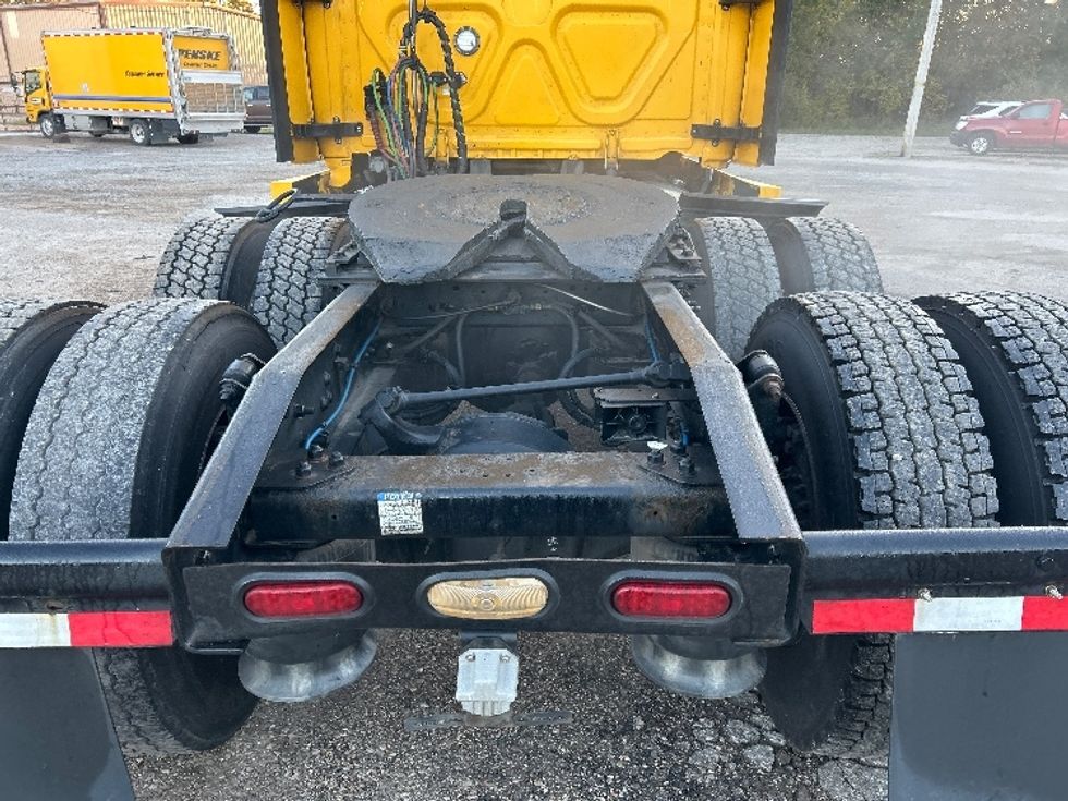 Sleeper Tractor-Heavy Duty Tractors-Freightliner-2022-T12664ST-Poplar Bluff-MO-556,874\n\t\tmiles-$ 60,750 - Image 6