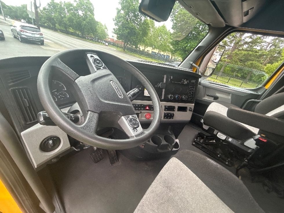 Sleeper Tractor-Heavy Duty Tractors-Freightliner-2022-T12664ST-Portland-OR-348,121\n\t\tmiles-$ 90,000 - Image 10