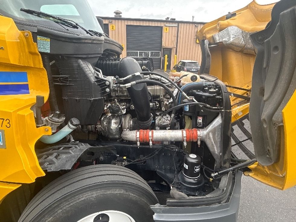 Sleeper Tractor-Heavy Duty Tractors-Freightliner-2022-T12664ST-Portland-OR-348,121\n\t\tmiles-$ 90,000 - Image 20