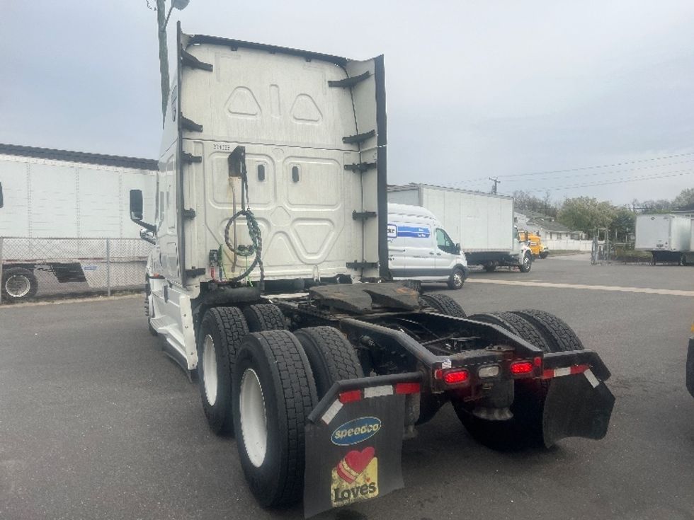 Sleeper Tractor-Heavy Duty Tractors-Freightliner-2022-T12664ST-Portland-OR-603,015\n\t\tmiles-$ 71,500 - Image 5