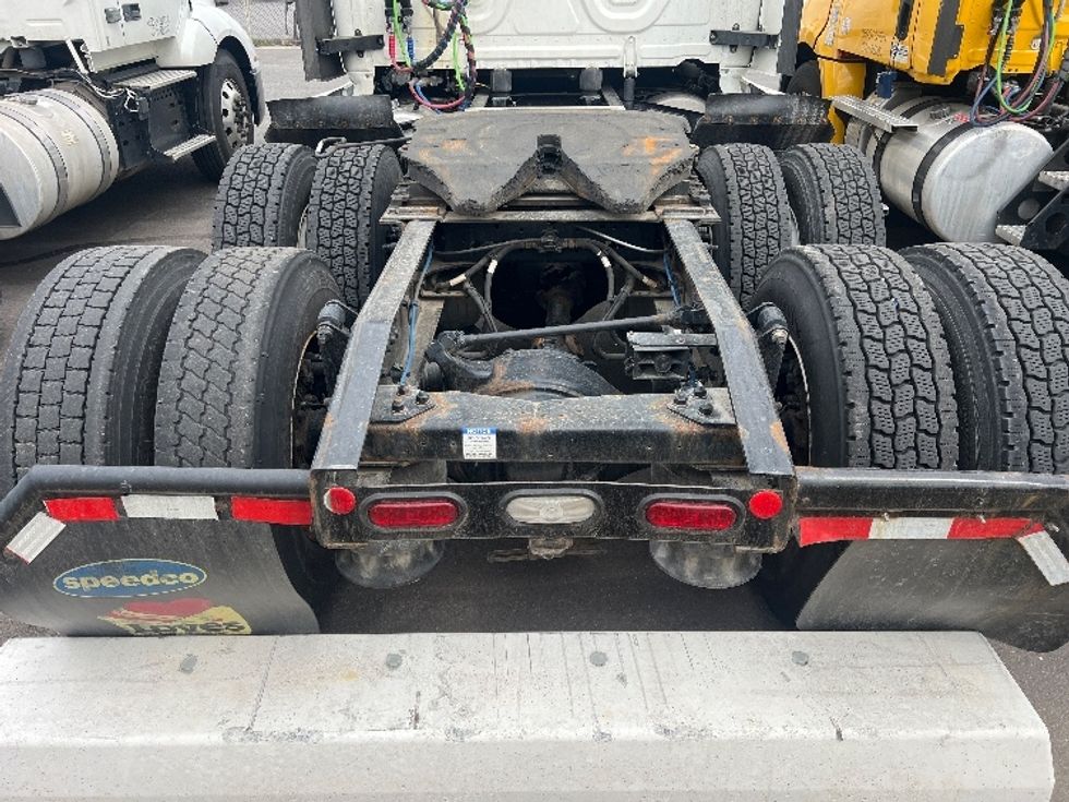 Sleeper Tractor-Heavy Duty Tractors-Freightliner-2022-T12664ST-Portland-OR-603,015\n\t\tmiles-$ 71,500 - Image 6