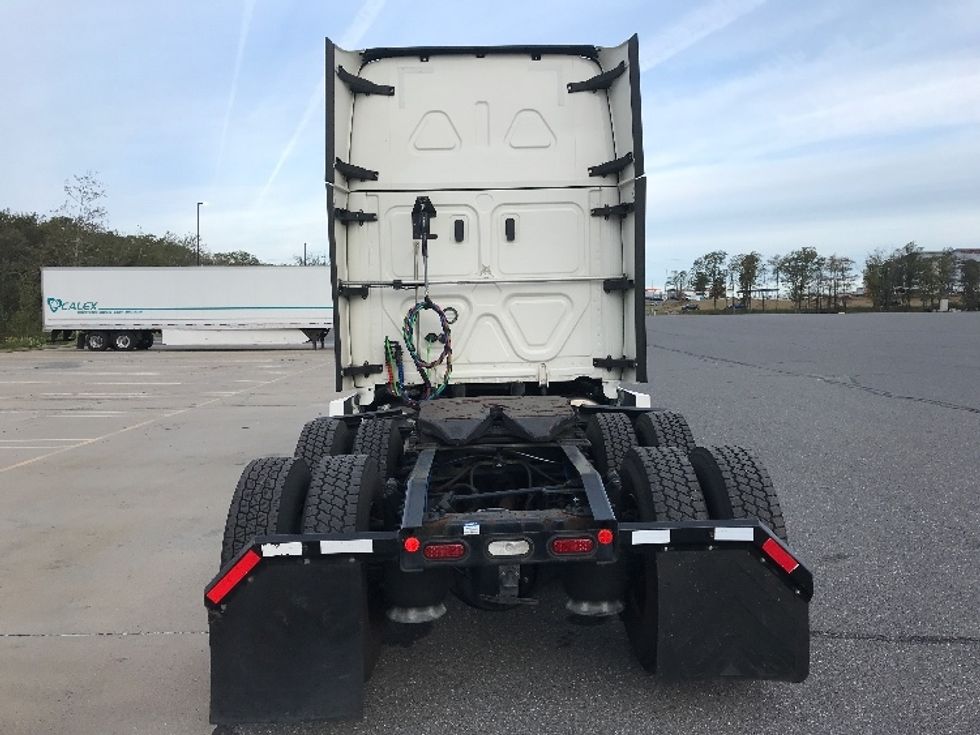 Sleeper Tractor-Heavy Duty Tractors-Freightliner-2022-T12664ST-Pottsville-PA-671,028\n\t\tmiles-$ 52,500 - Image 6